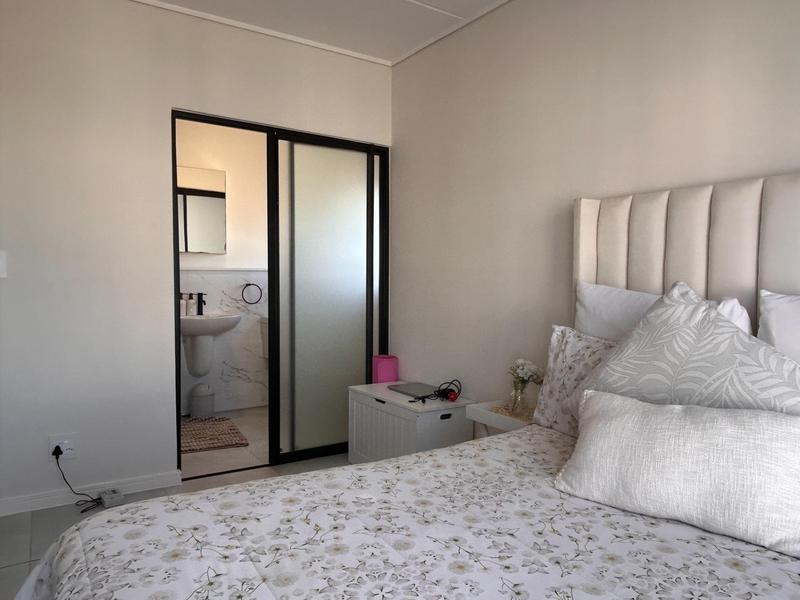 To Let 1 Bedroom Property for Rent in Sandown Western Cape